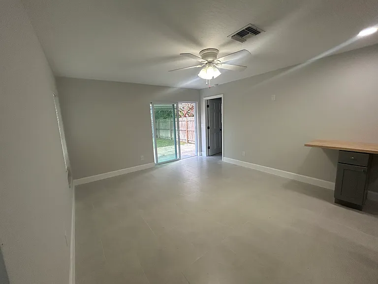 Sea Crest Dr — Photo 3
