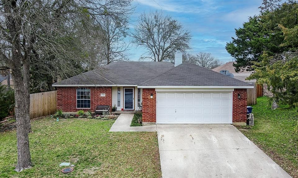 1st image of 1742 Oxford Dr