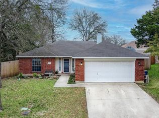 1742 Oxford Dr, Kaufman, TX 75142