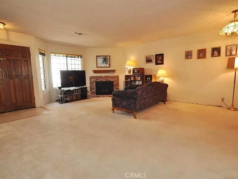 2612 W Grand Ave #C — Photo 8
