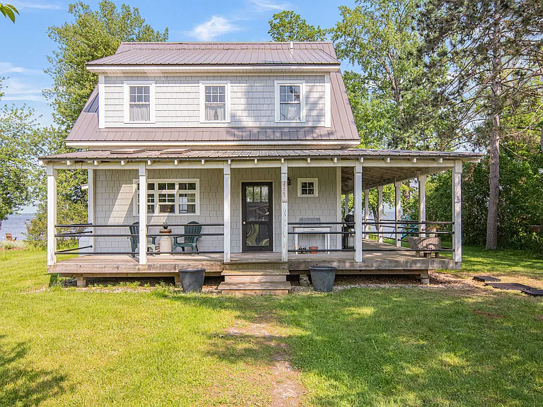 419 N End Rd E — Photo 9