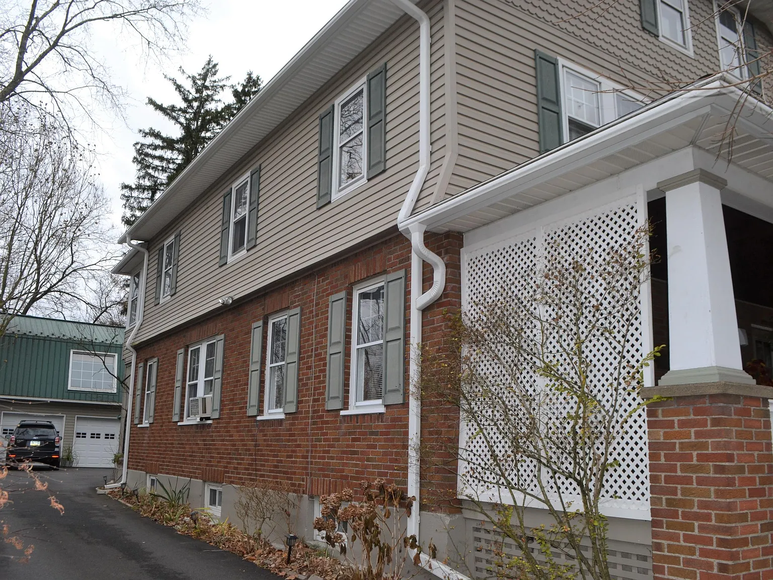 3 bed, 1.5 bath, 1426 sqft, $1,850 — Photo 2