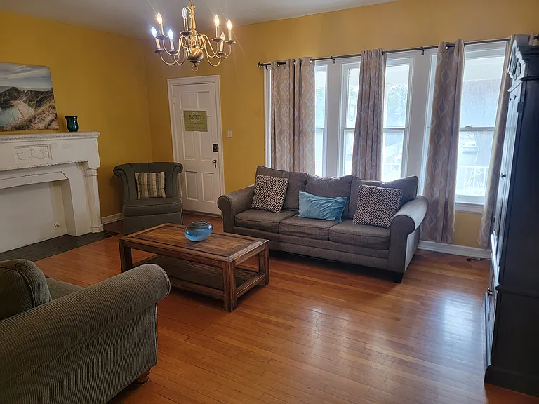 273 E Lullwood Ave — Photo 8