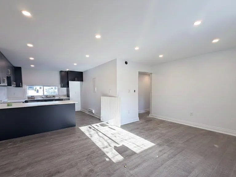 184 Ottawa St S #UPPER — Photo 8