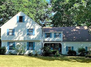 10 Hearthstone Rd, Westford, MA 01886