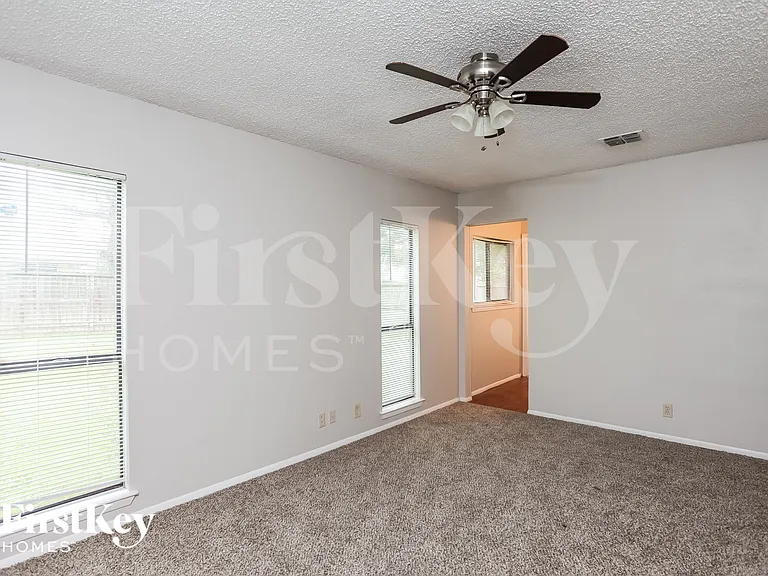 7527 Lincoln Village Dr — Photo 10