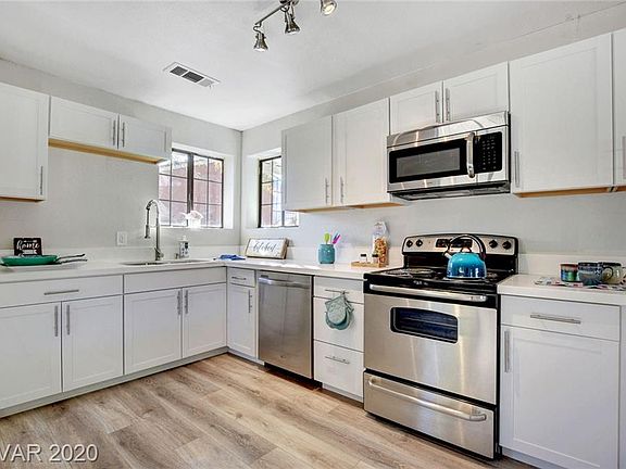 3rd image of 1706 Rockwell Ln