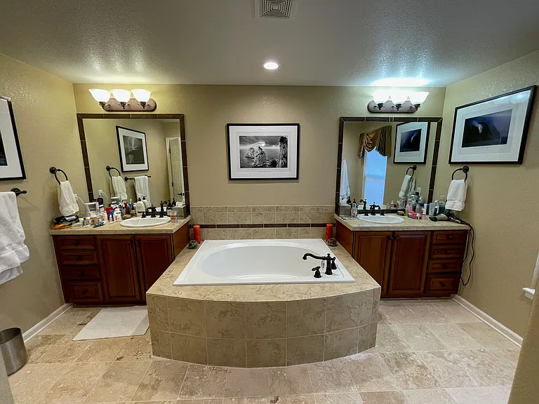 2201 Creekside Dr — Photo 32