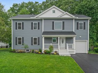 28 Hickory Rd, Norwood, MA 02062
