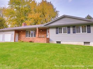 2200 E 54th St, Sioux Falls, SD 57103