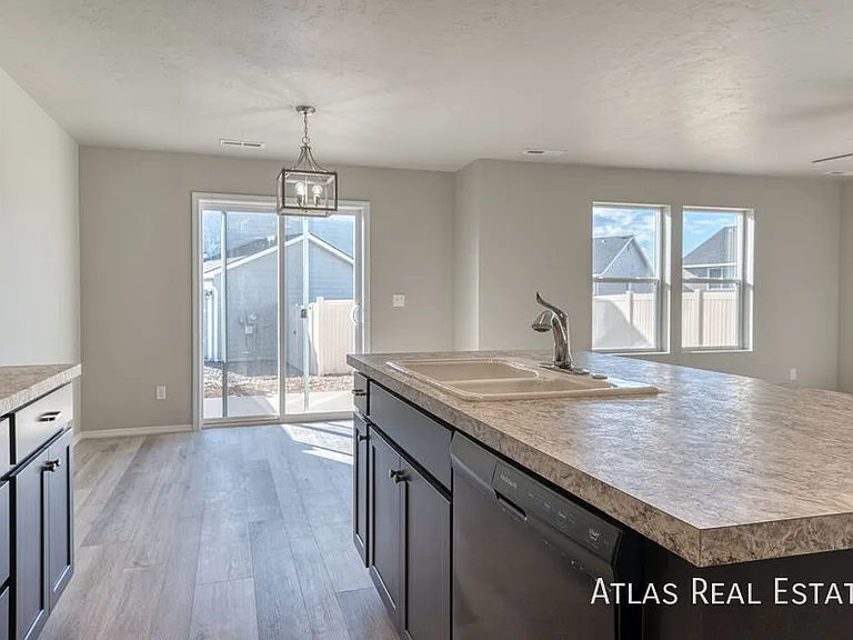 2711 W Balboa Dr — Photo 10