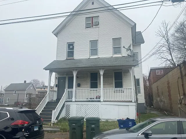 136 Garden St — Photo 9