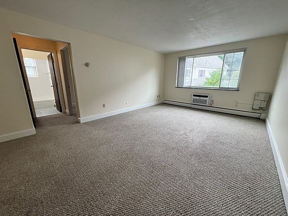5th image of 8 Brattle Dr APT 11