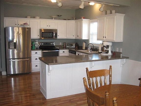 4th image of 318 Brighton Ave