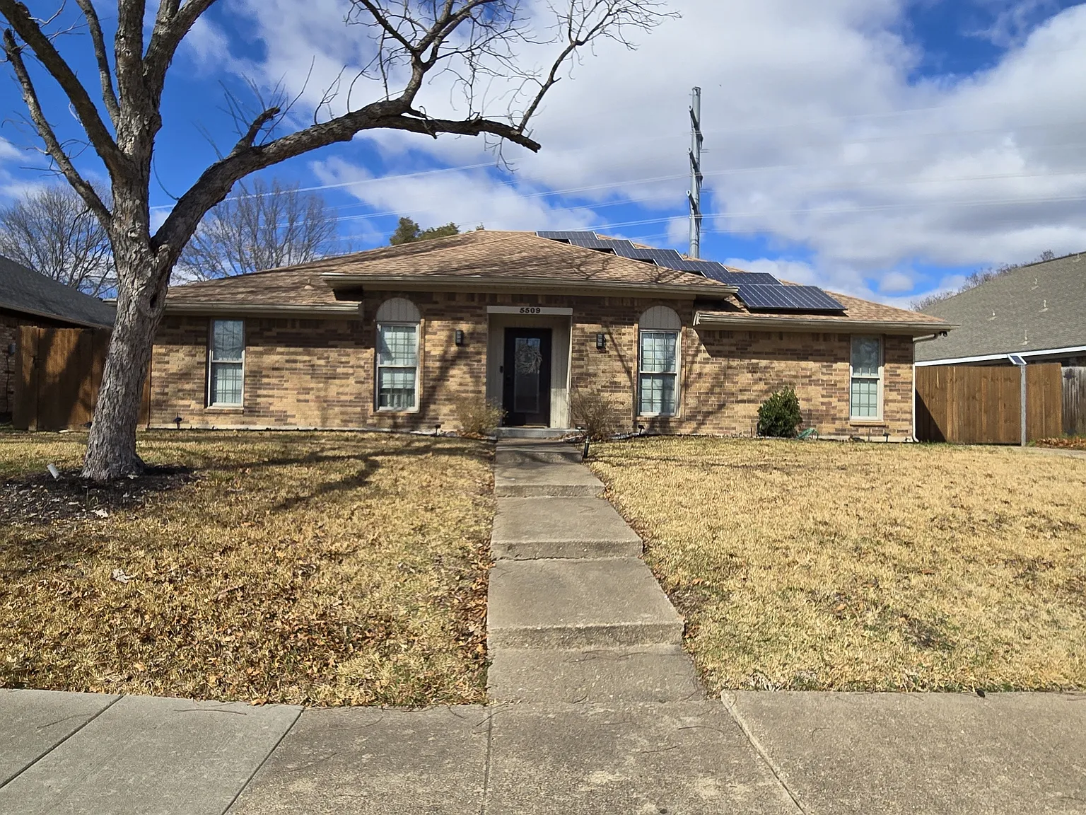 5509 Edgewater Circle - 1 — Photo 1