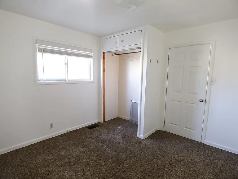 458 Park St — Photo 8