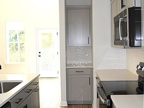 3rd image of 408 Ireland Way