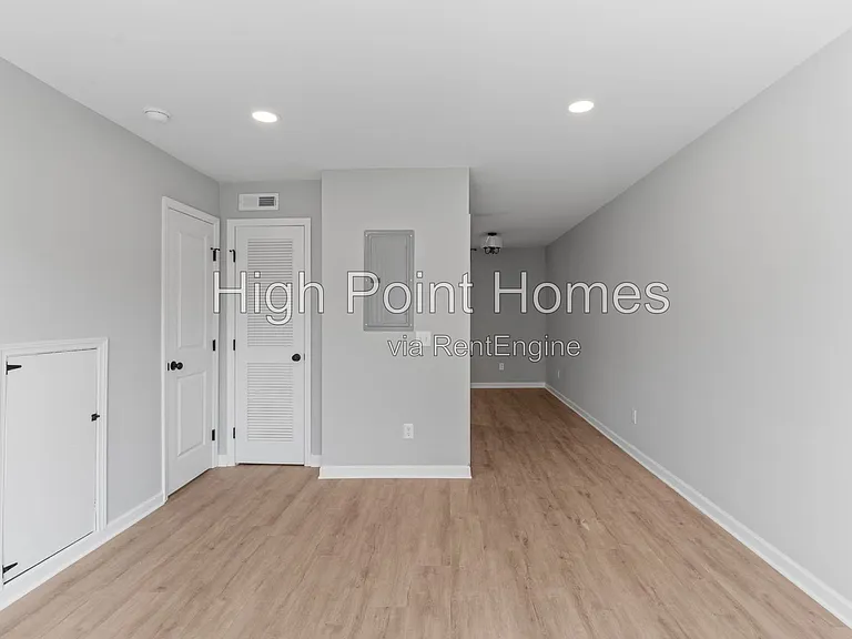 400 Gallery Ln #D4 — Photo 3