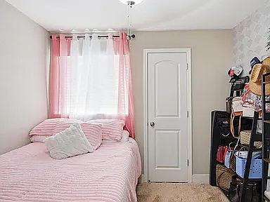 2nd image of 534 Ripona Ave