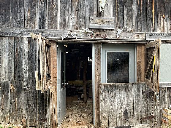 2nd image of 824 County Road 4540