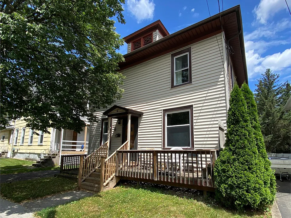 6 Ayres St