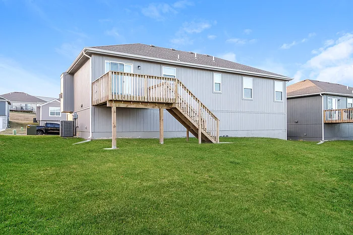 1003 NW Hilltop Ln — Photo 15