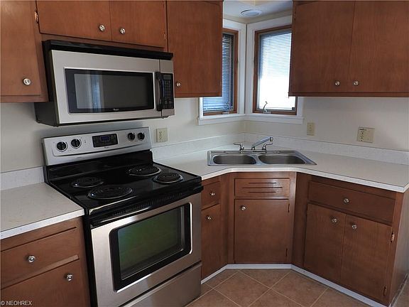 3rd image of 14281 Park Dr