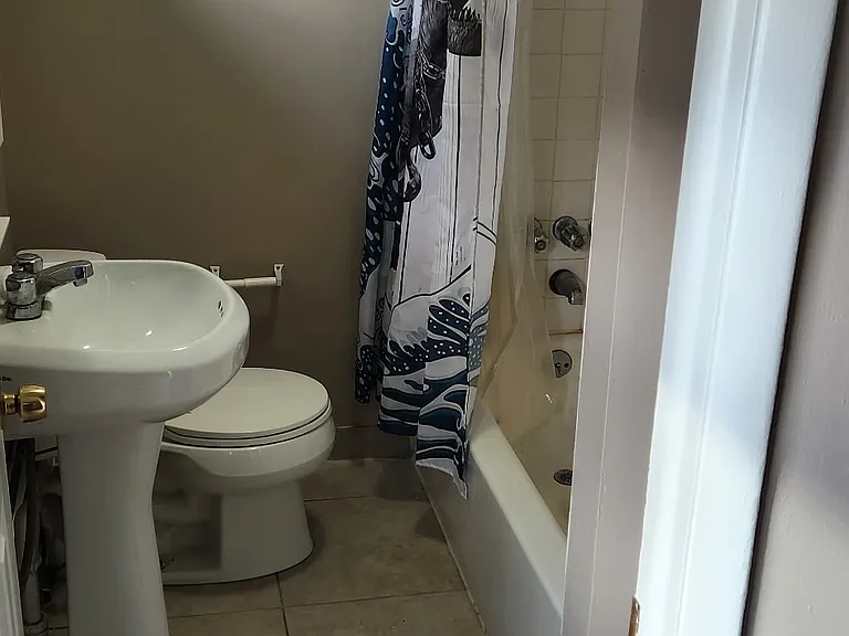 1001 Hunter Ave #4 — Photo 8