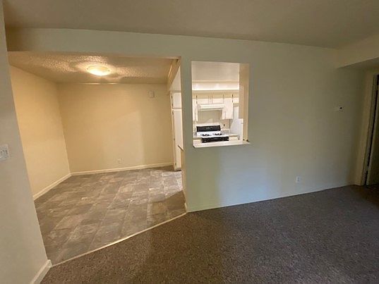 4th image of 1475 De Rose Way