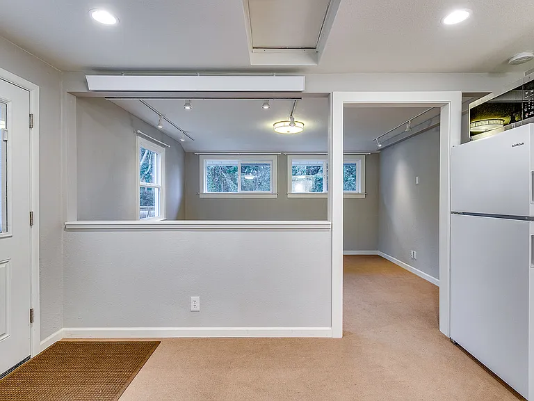 1140 Wing Point Way NE #B — Photo 13
