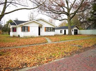 217 E Vine St, Piper City, IL 60959