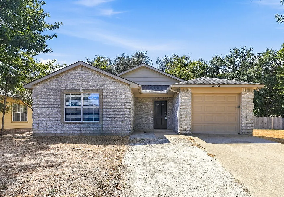 4530 Lizzy Dr
