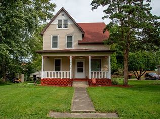 102 S Emery St, Heyworth, IL 61745
