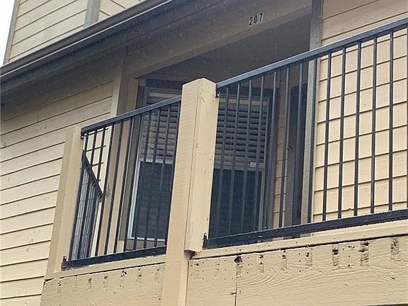 2nd image of 5608 Cougar Dr APT 207
