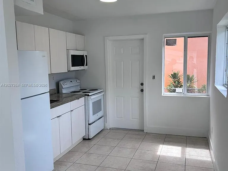 1130 NW 76th St #1130 — Photo 7