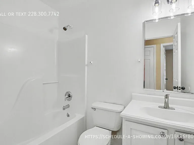 2414 34th Ave — Photo 11