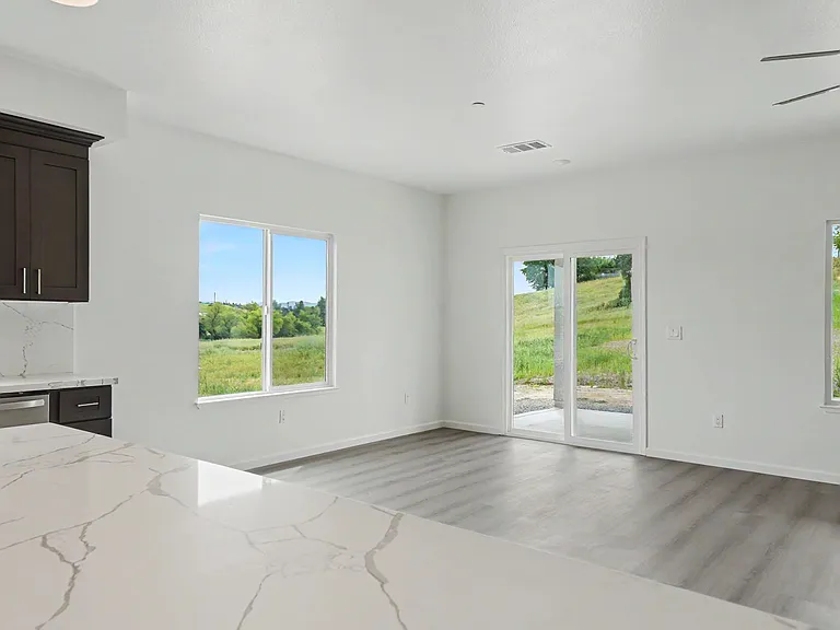 2426 Village Dr — Photo 24