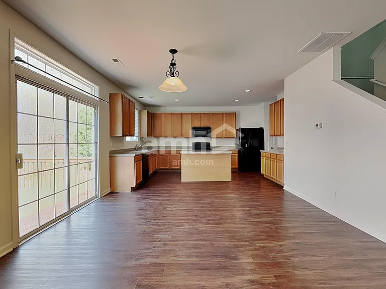 6001 Ricker Rd — Photo 5
