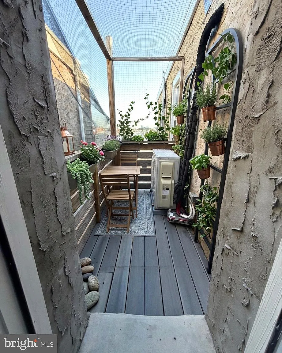 2 bed, 850 sqft, $1,750 — Photo 4