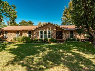1097 Lakeshore Dr, Gallatin, TN 37066