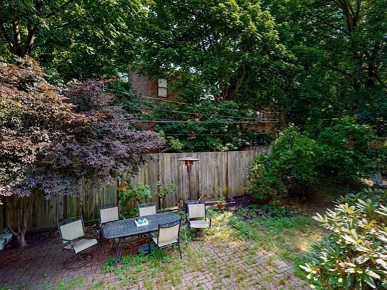 104 Englewood Ave — Photo 33