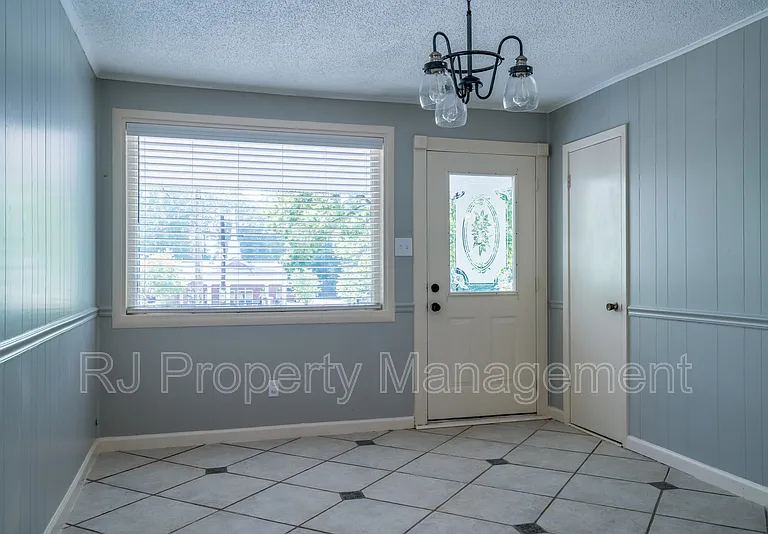 5998 Polk St — Photo 7