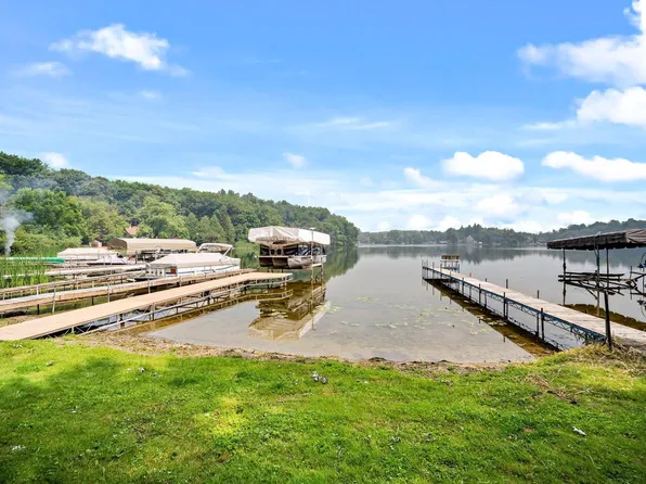 5032 Lakeview AVENUE, Hubertus, WI 53033