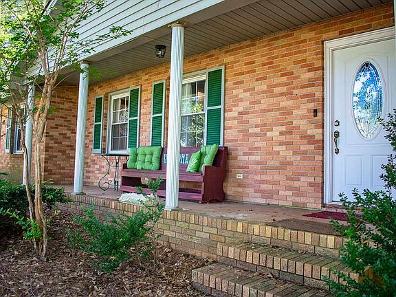 3rd image of 513 Gilbertson Dr