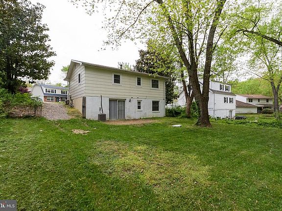 3rd image of 4618 Kenwood Dr
