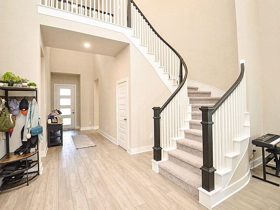 4th image of 7335 Rolling Grove Ln