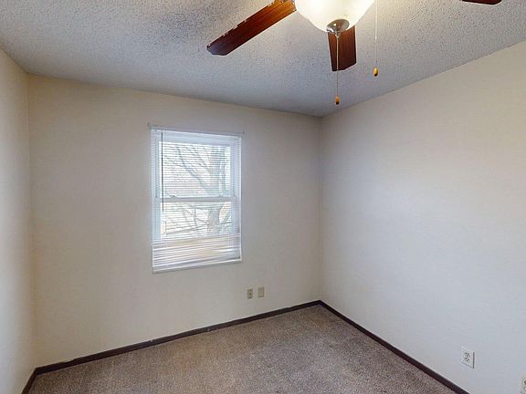 2nd image of 1414 Woodland Dr #1414