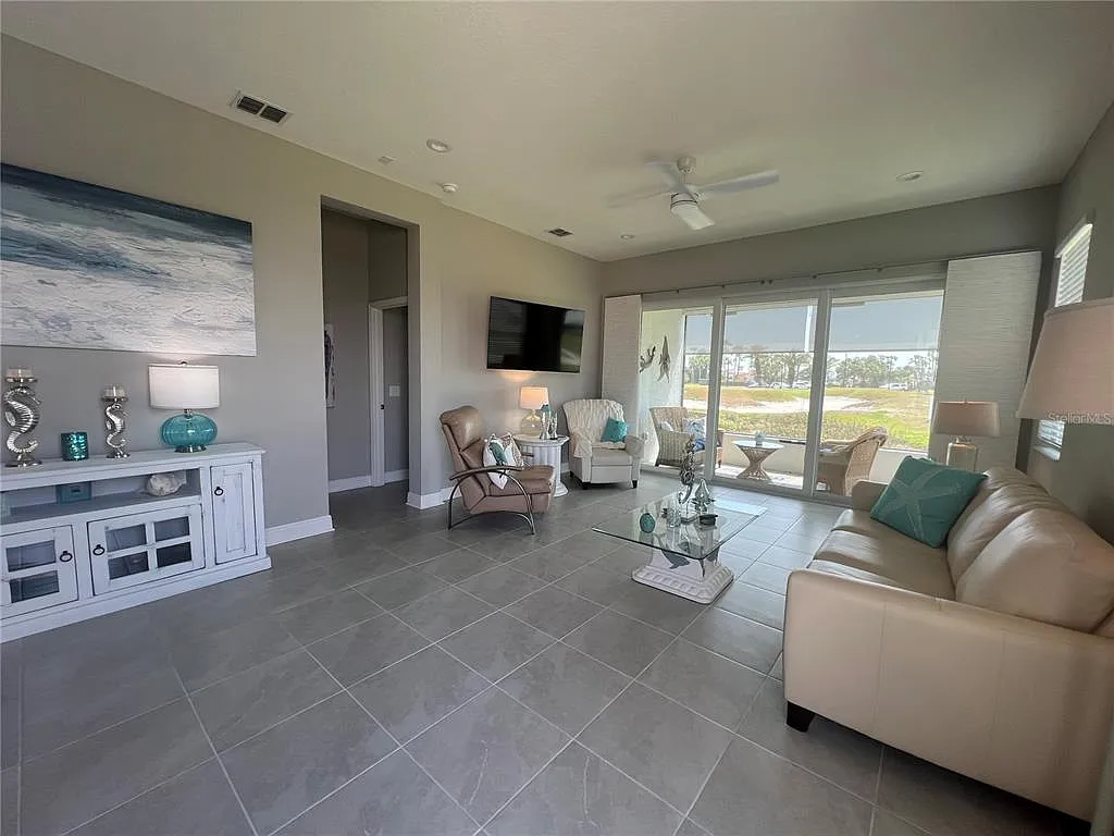 3 bed, 2.0 bath, 1646 sqft, $2,000 — Photo 4