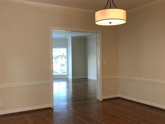 3rd image of 236 Villa Ter