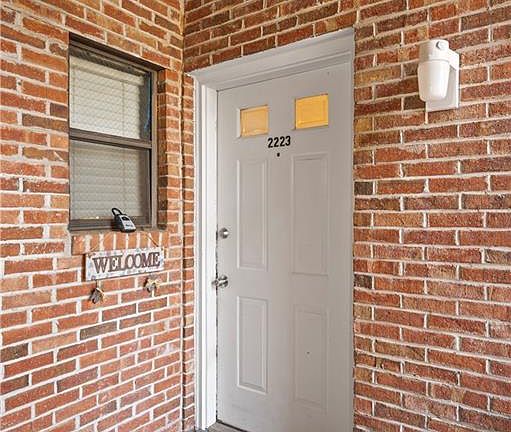 2nd image of 2223 Runnymead Rdg SE